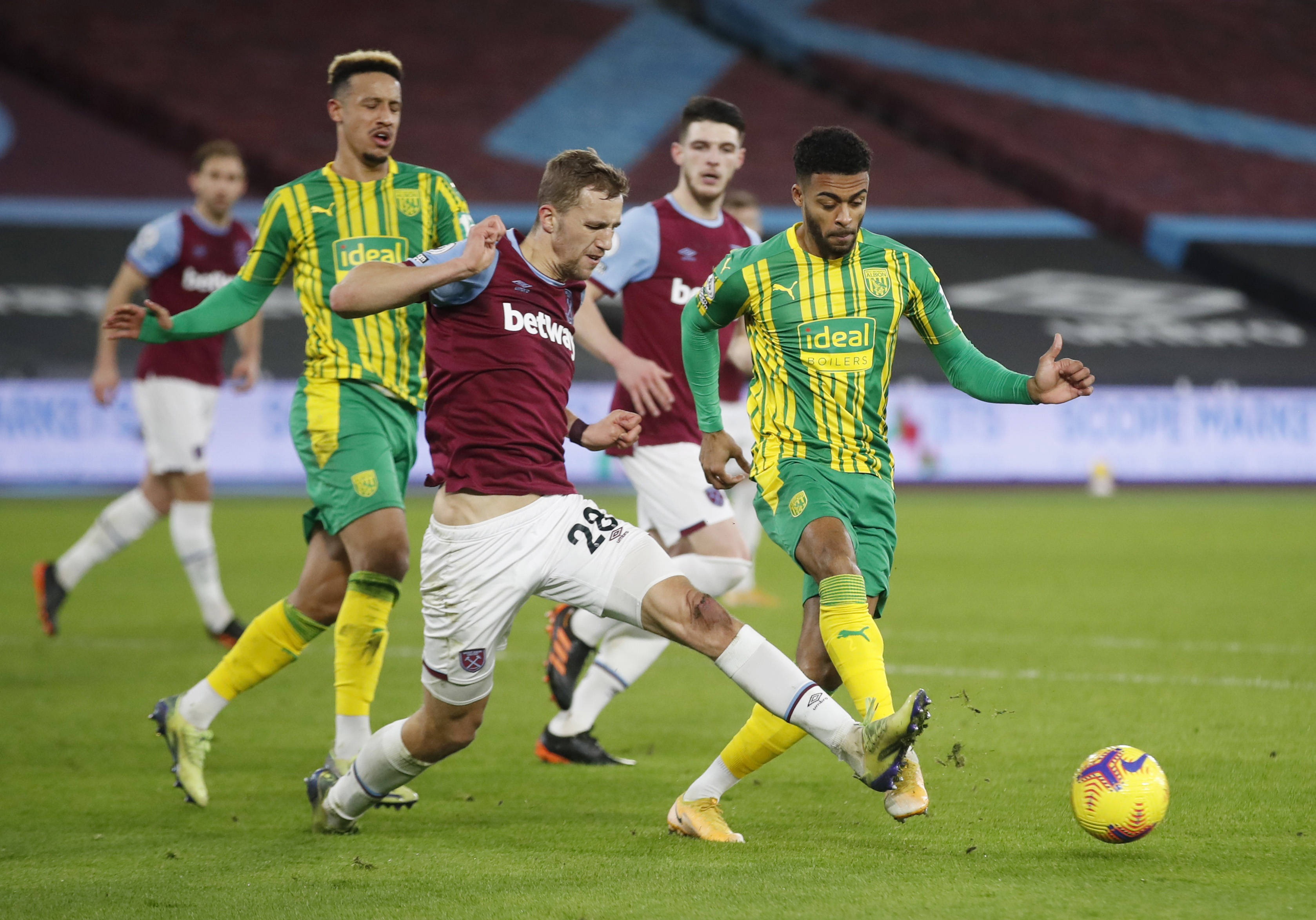 他随着每场 他随着每场