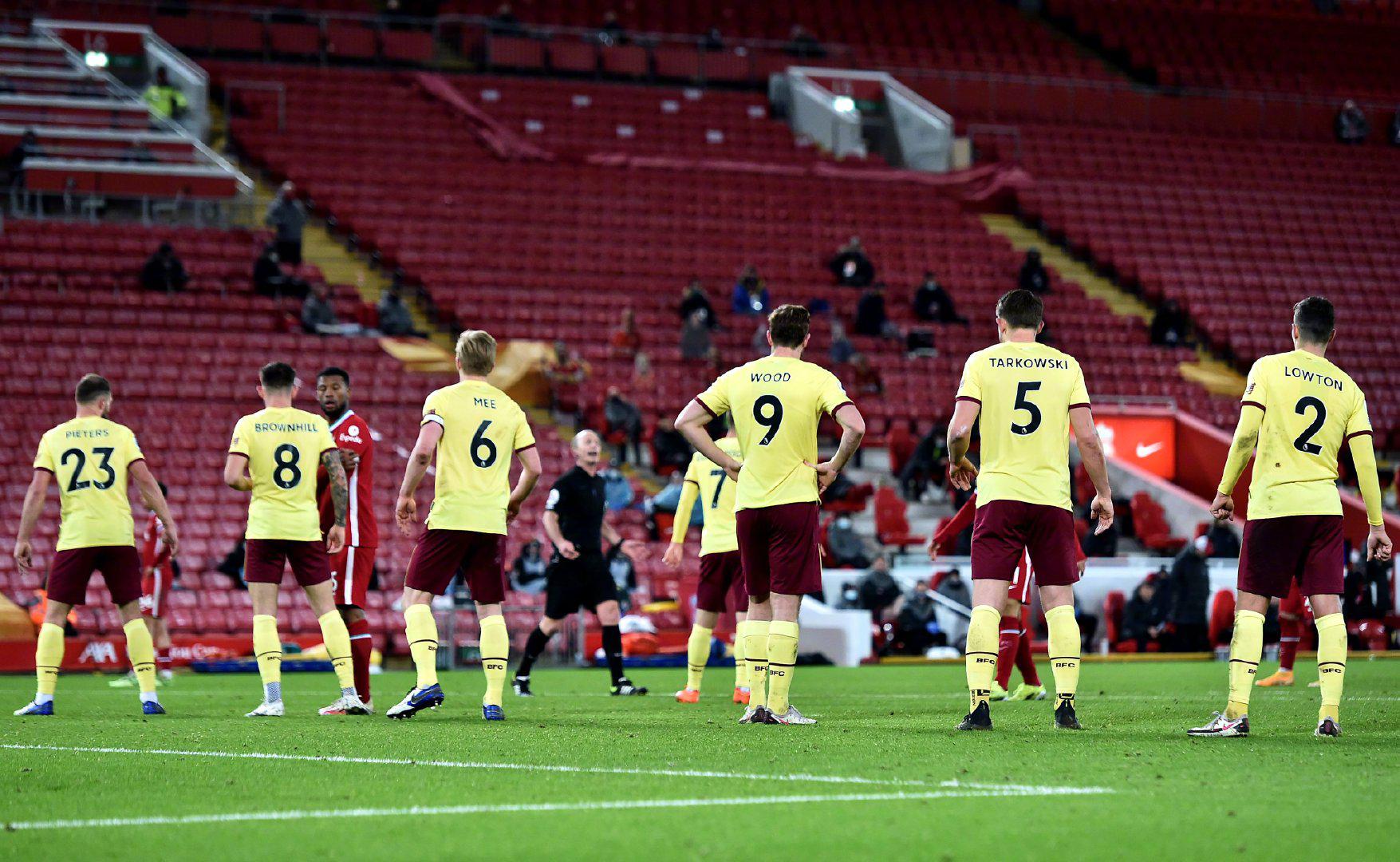 一个观察与 一个观察与