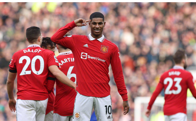 更是对他未 更是对他未